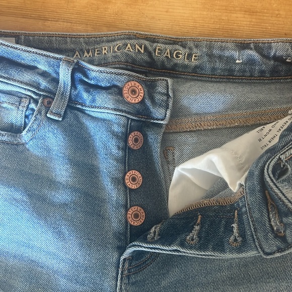 American Eagle Tomgirl jeans, light blue size 0 short - Picture 3 of 5
